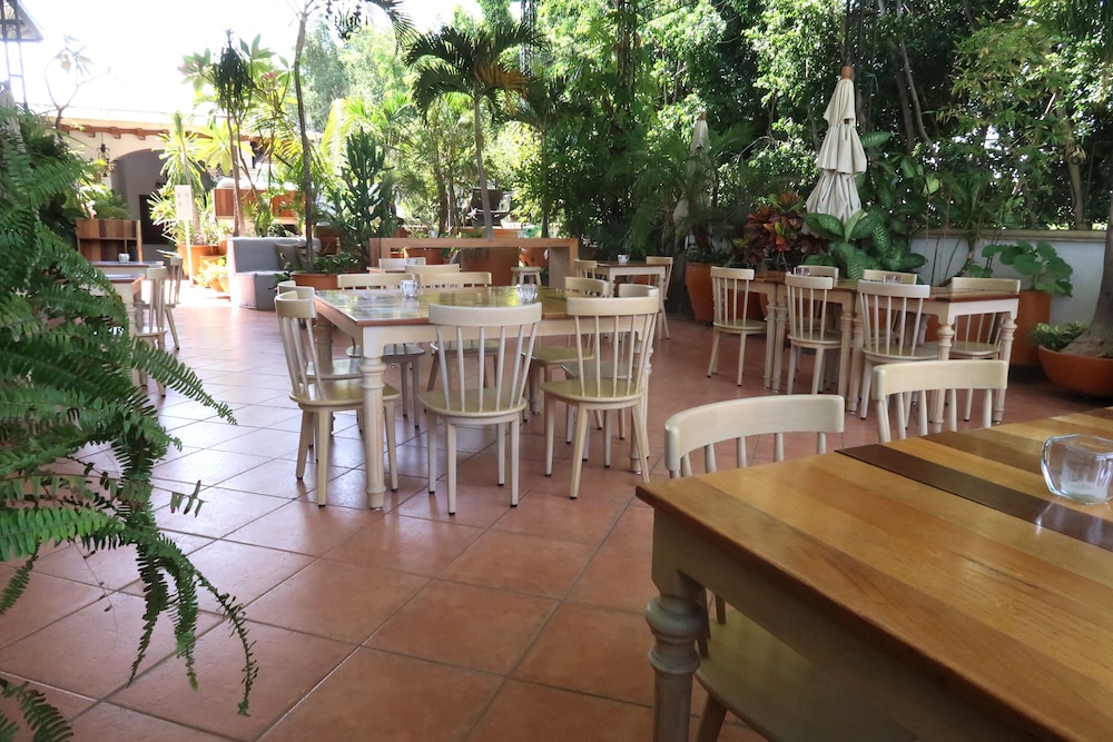 Los Pilares Hotel 54/63