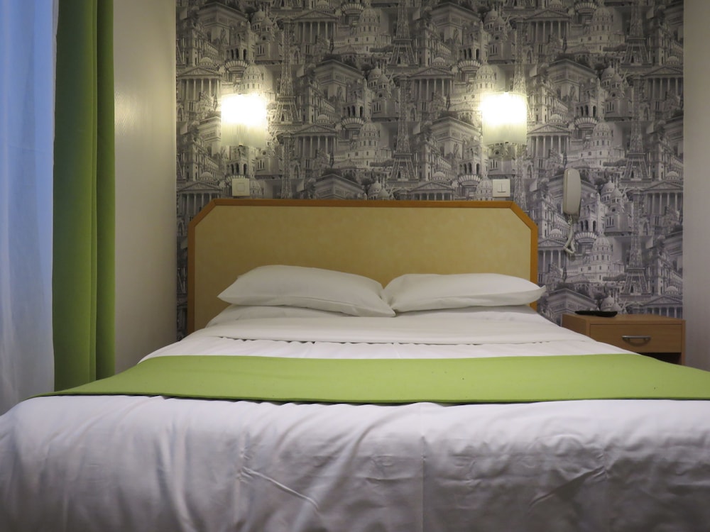Marys Hotel Republique 21/60