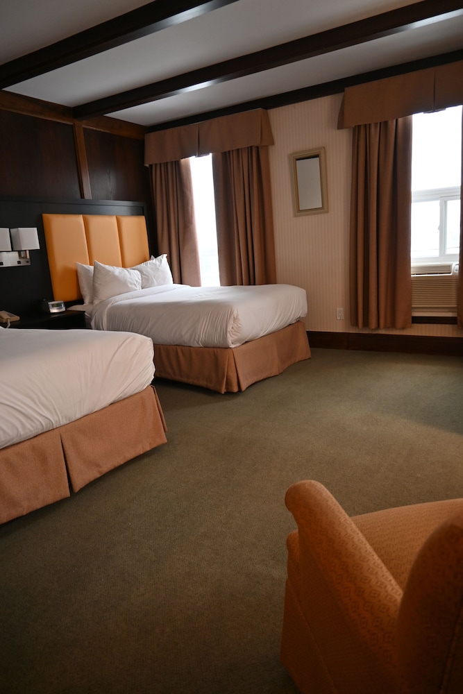 Gananoque Inn Spa 15/66