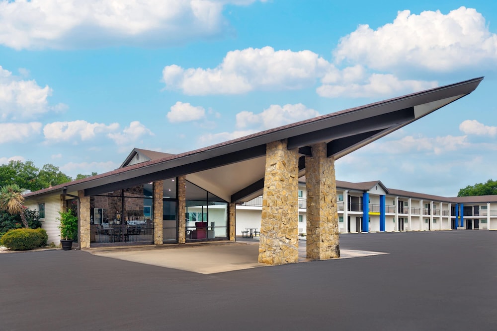Days Inn By Wyndham Gatesville 3/41