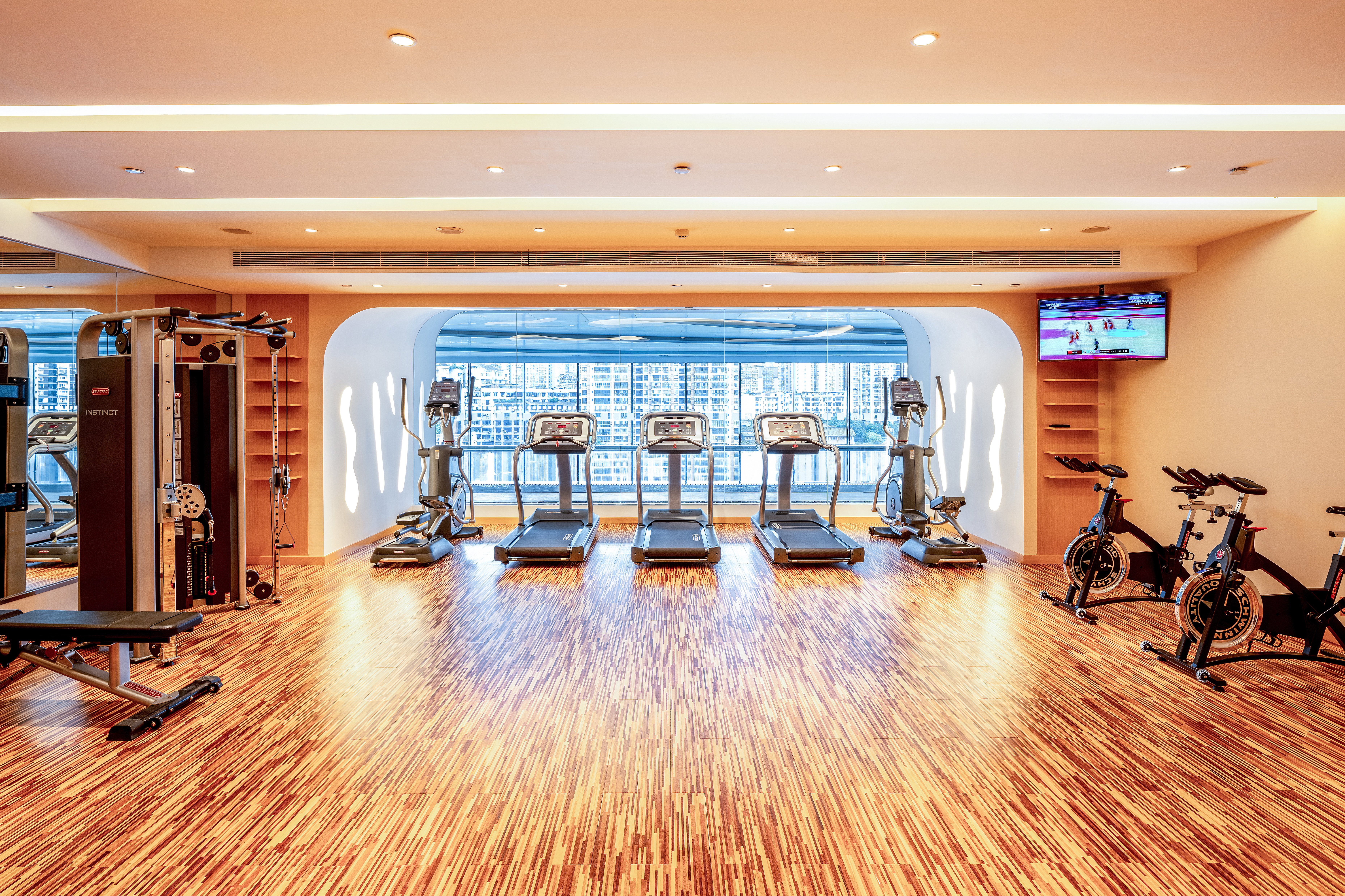 Holiday Inn Neijiang Riverside 45/81