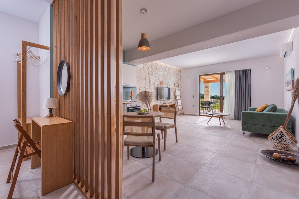 Mint Retreat Suites 19/42