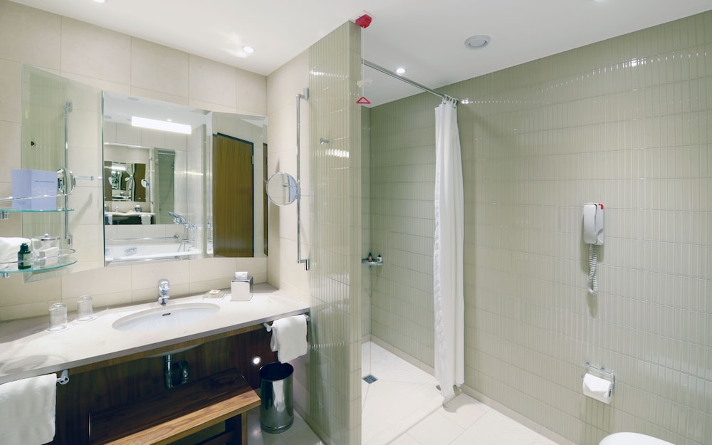 Vignette Collection Canary Riverside Plaza London by IHG 11/60