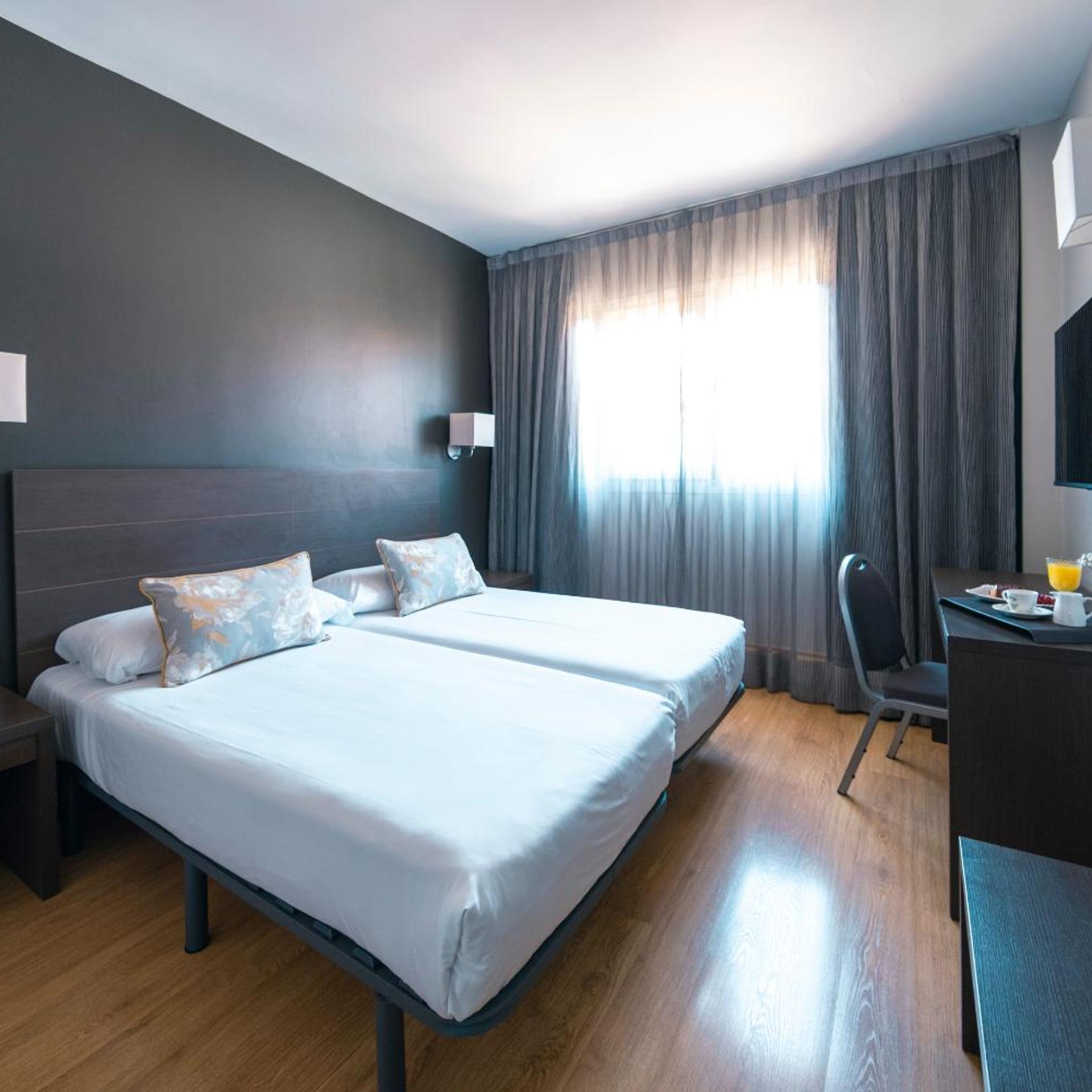 Room, Double or Twin Bed