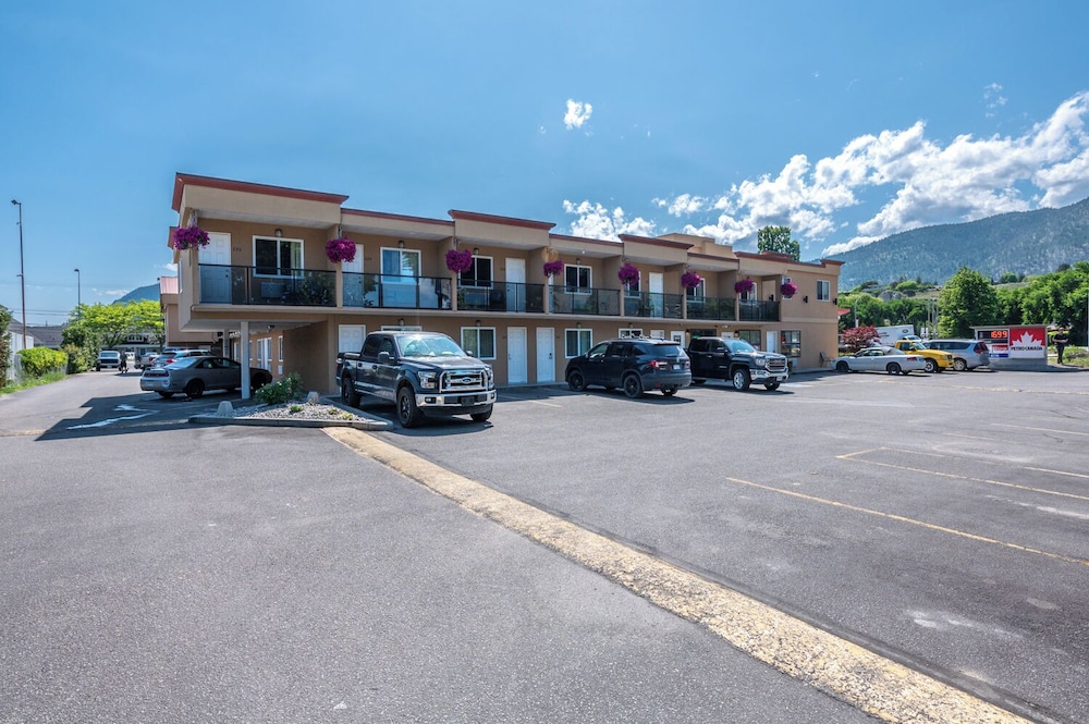 Sahara Courtyard Inn Penticton 70/77