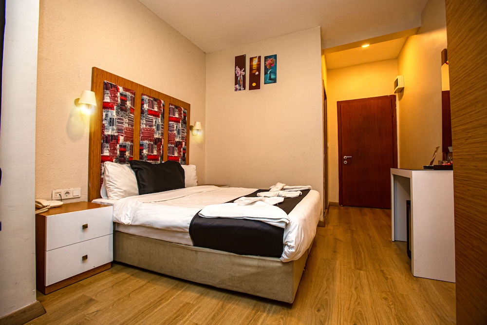 La Pazza Suites 10/50