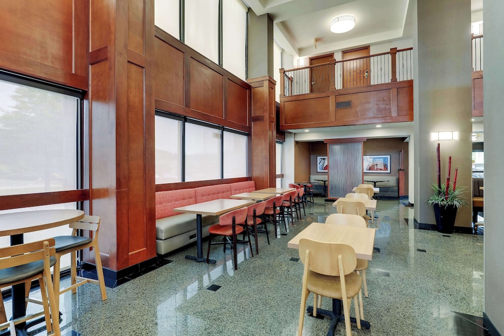 Drury Inn and Suites Birmingham Lakeshore Drive 37/50