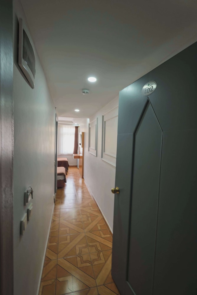Ozbek Hotel 35/64