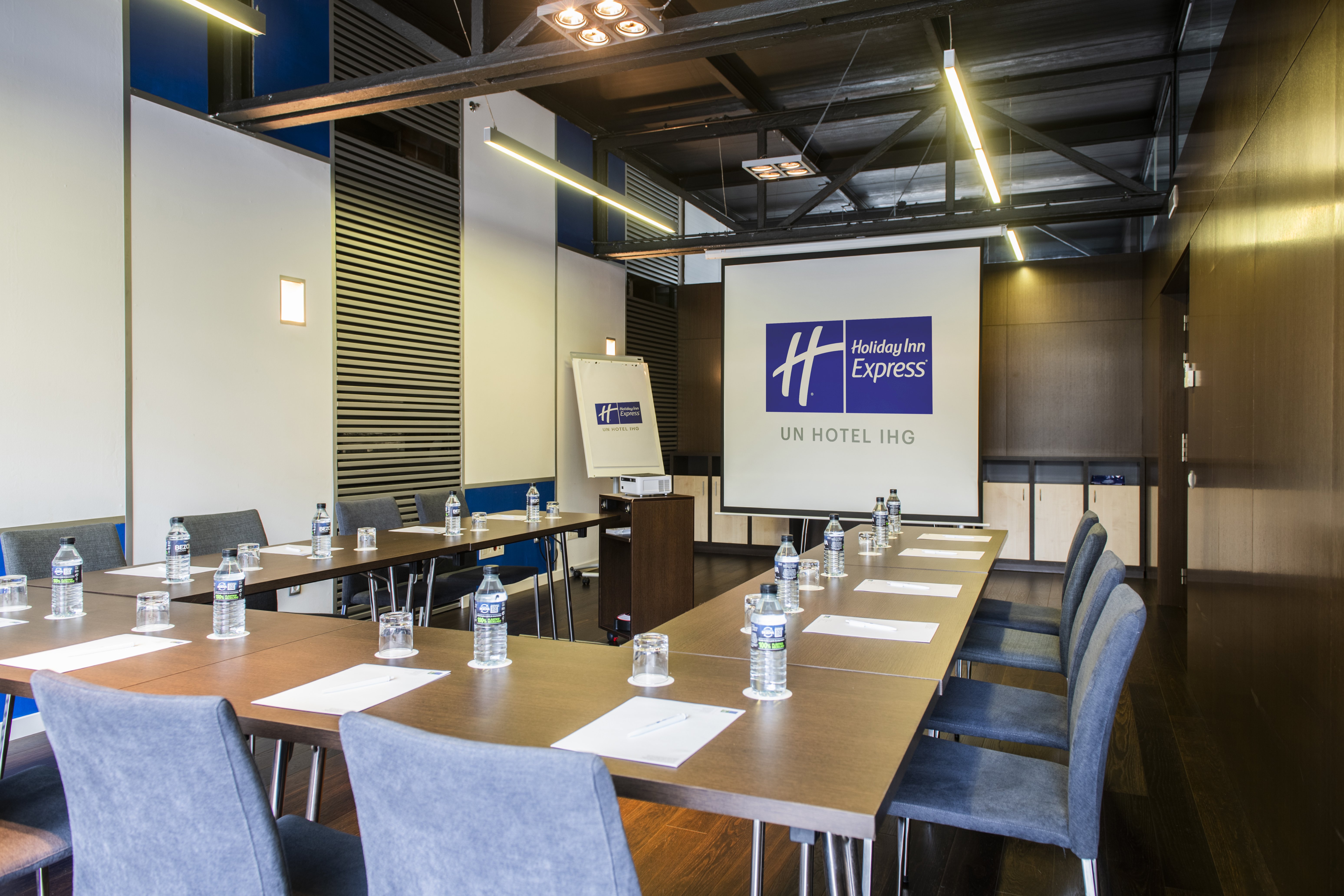Holiday Inn Express Barcelona City 22at 61/72