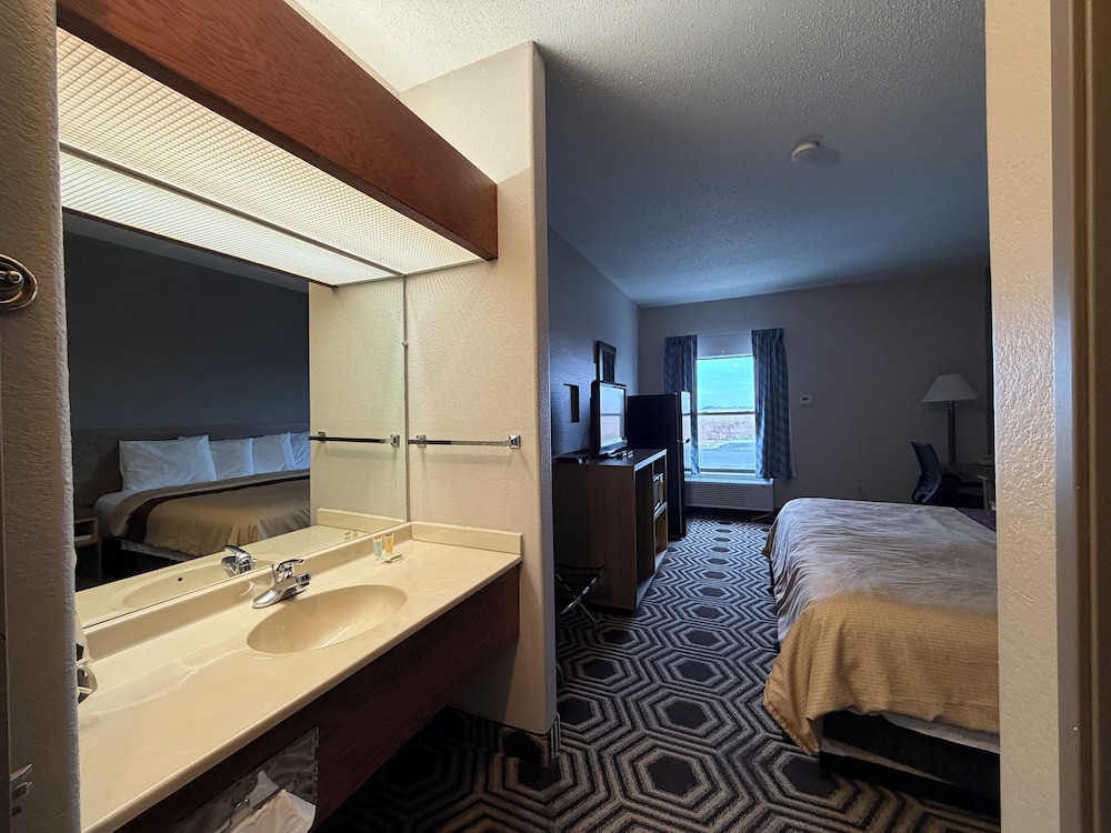 Days Inn by Wyndham Kentland 46/49