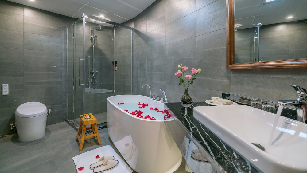 Lize Graceland Artistic Suite Inn 47/50
