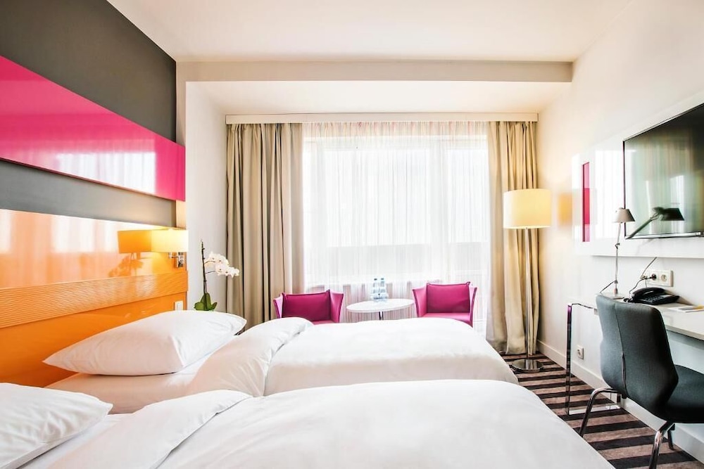 Standard, Twin Beds