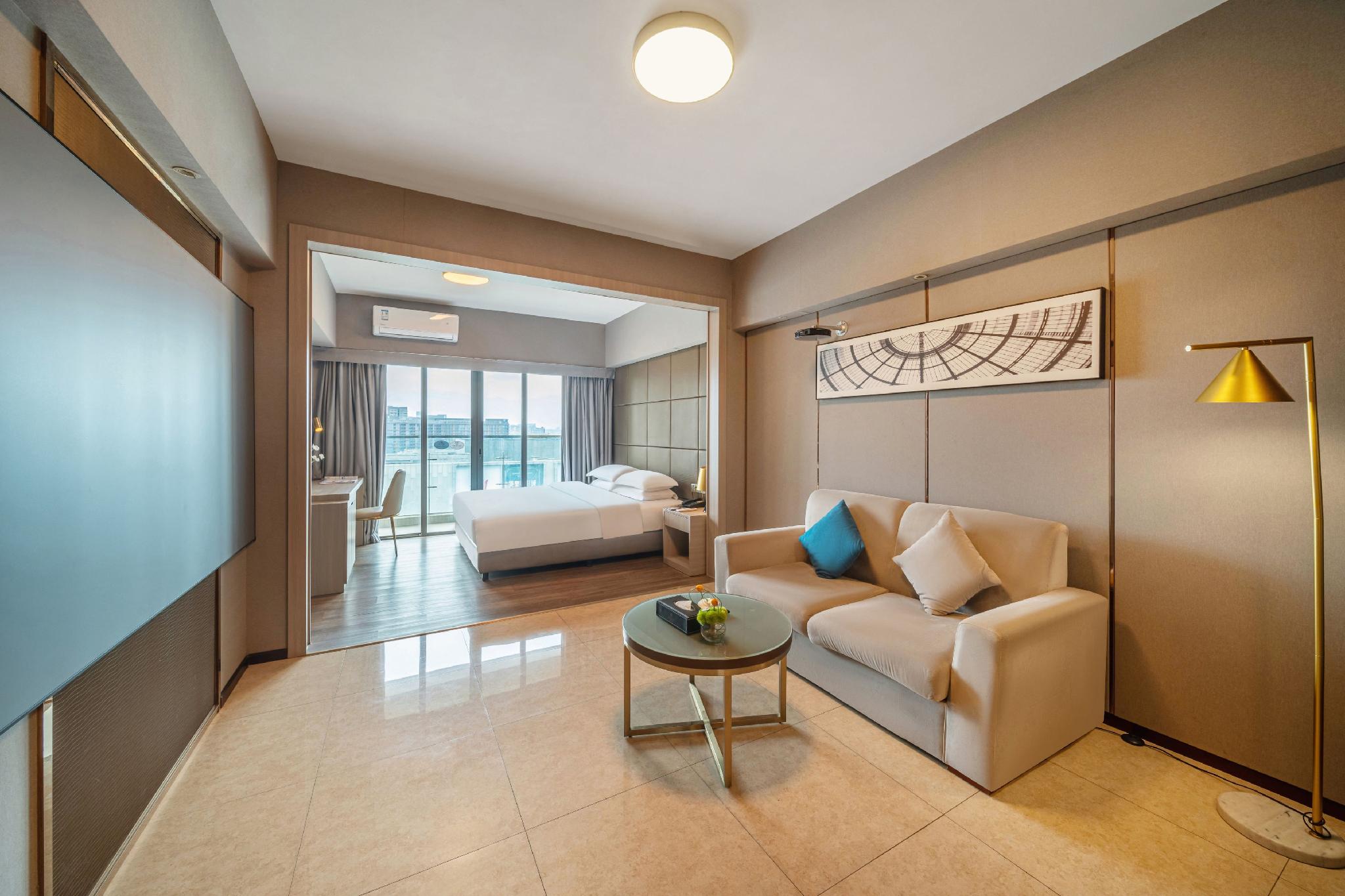 Feature, Executive, Suite