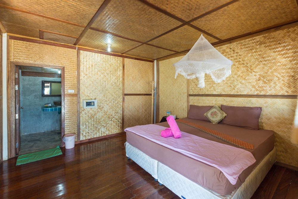 BOTTLE BEACH 1 RESORT 25/74