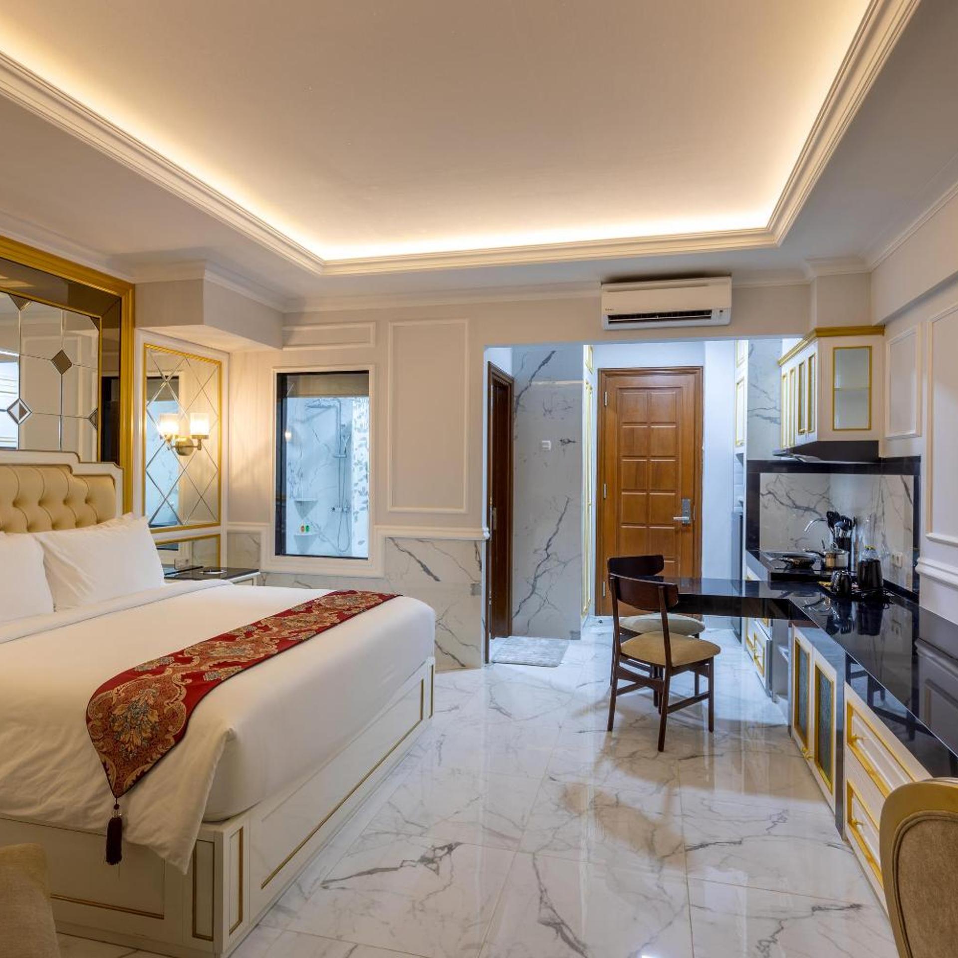 S and F Residence 13/36