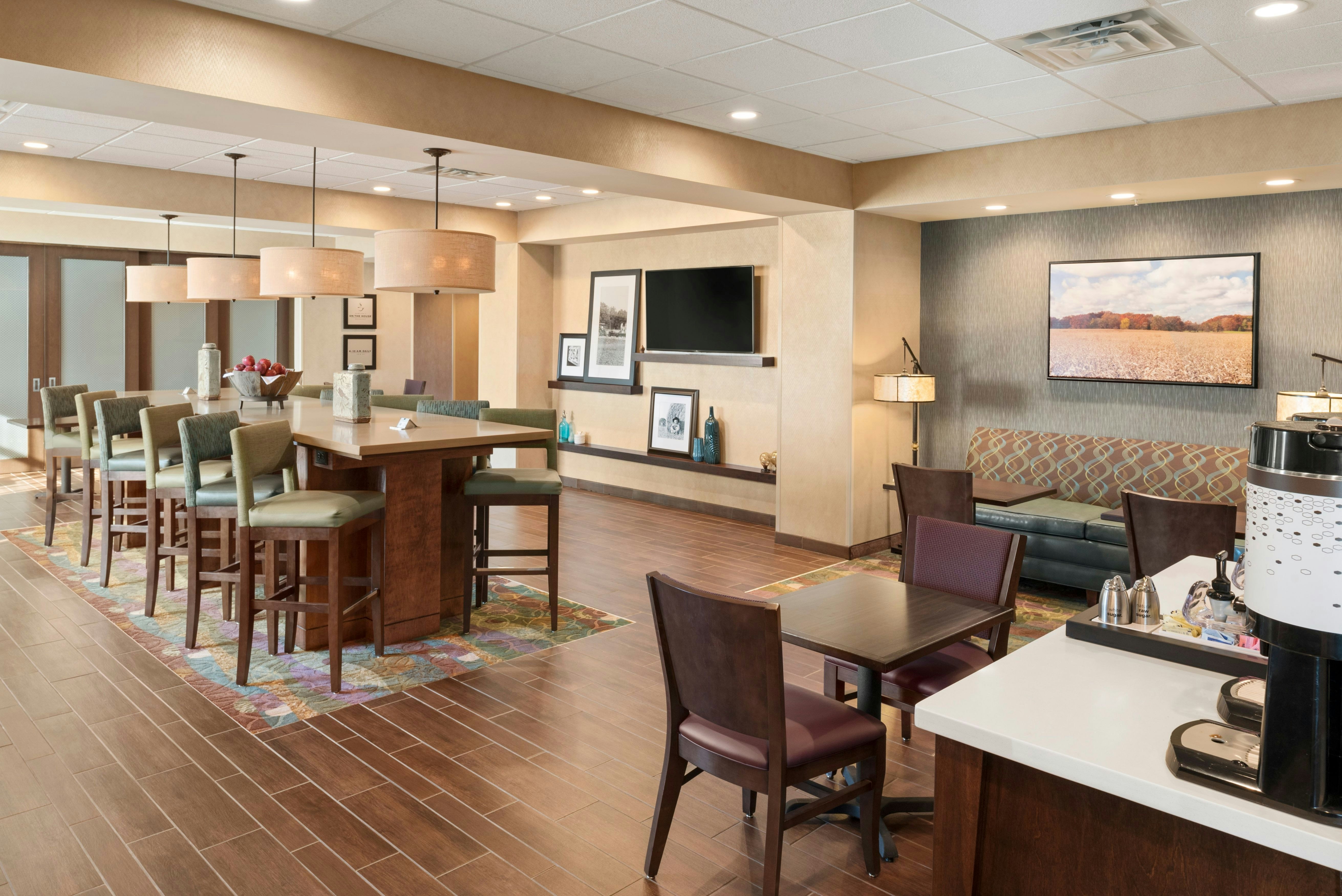 Hampton Inn Lincoln Airport 8/13