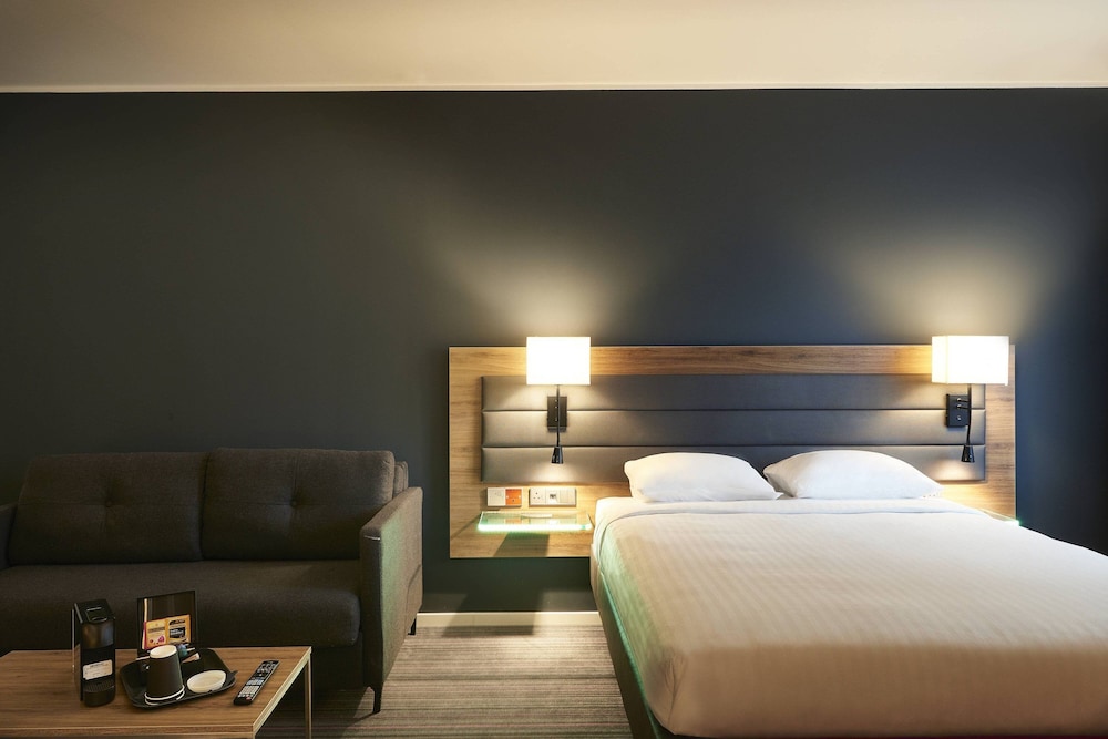 Moxy York 15/50