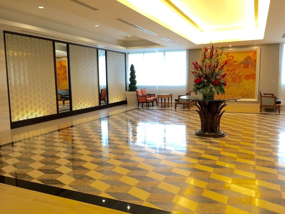 Indra Regent Hotel 6/82