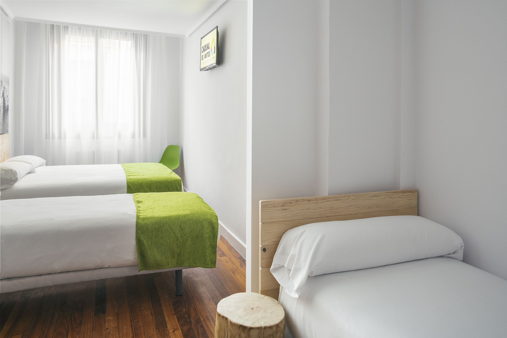 ROOM, QUADRUPLE
