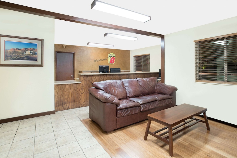 Super 8 By Wyndham St. George UT 18/23