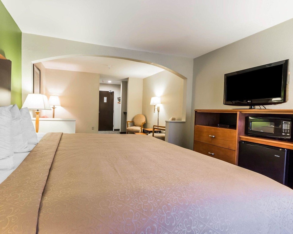 Quality Inn and Suites Birmingham Highway 280 16/46