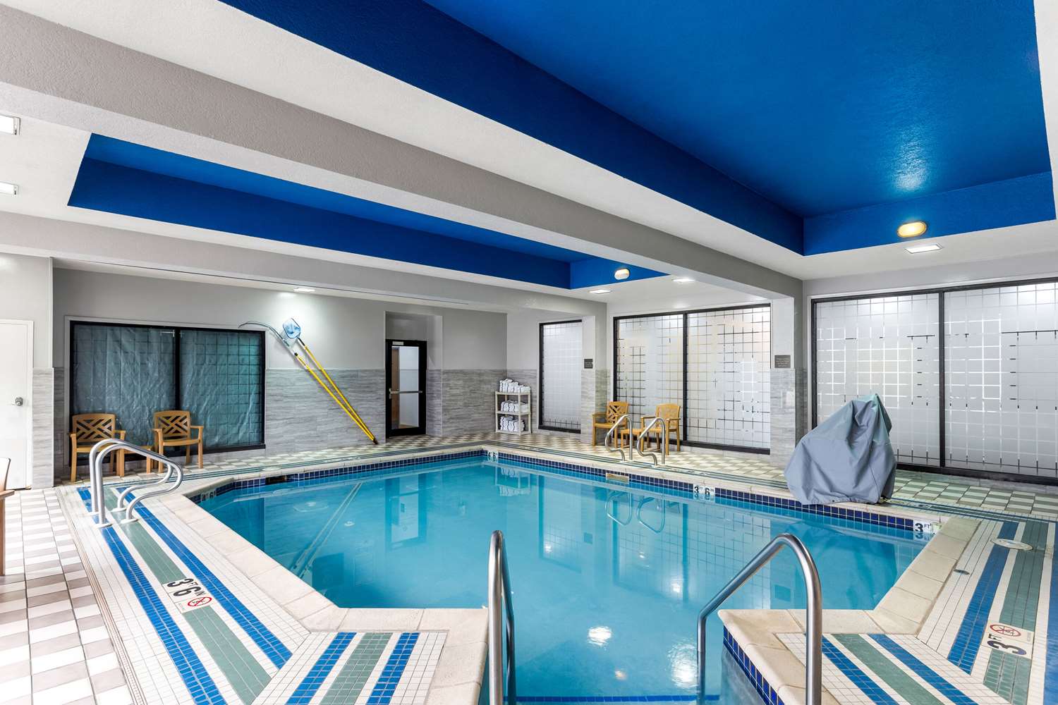 Comfort Inn & Suites Kenosha-Pleasant Prairie 17/33