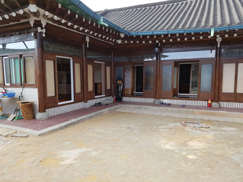 The Hanok 89/100