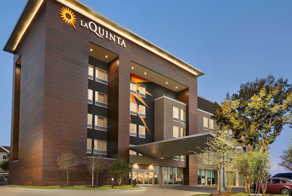 La Quinta Inn & Suites by Wyndham Austin South 4/53
