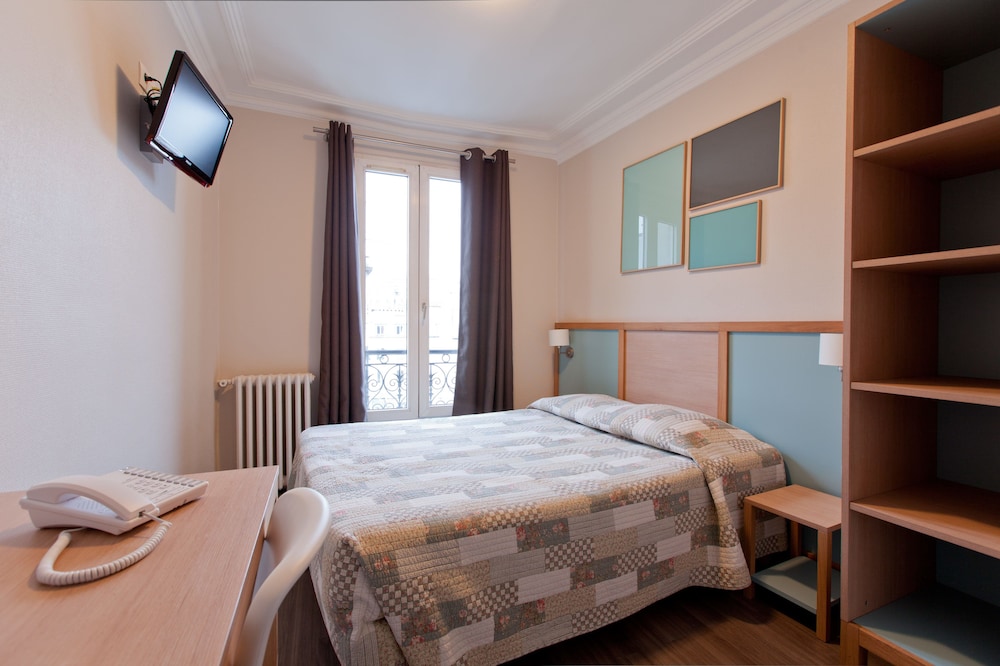 Est Hotel 7/52