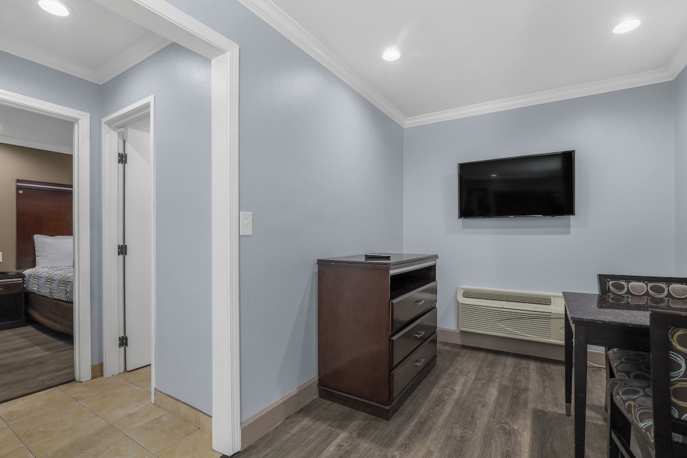 Motel 6 Carlsbad, CA - North Near Legoland 42/66