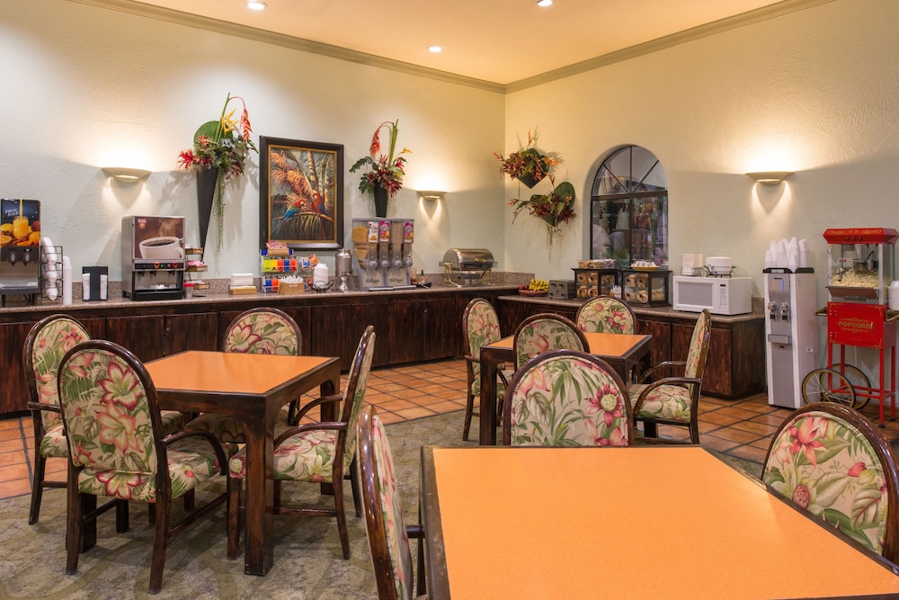 La Fuente Inn Suites 56/65