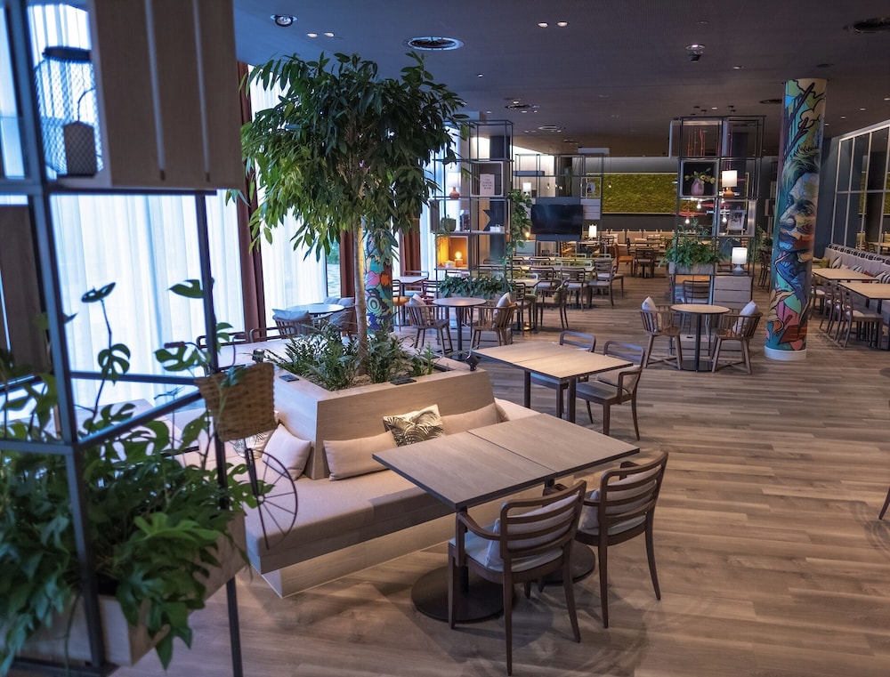 IntercityHotel Amsterdam Airport 49/60