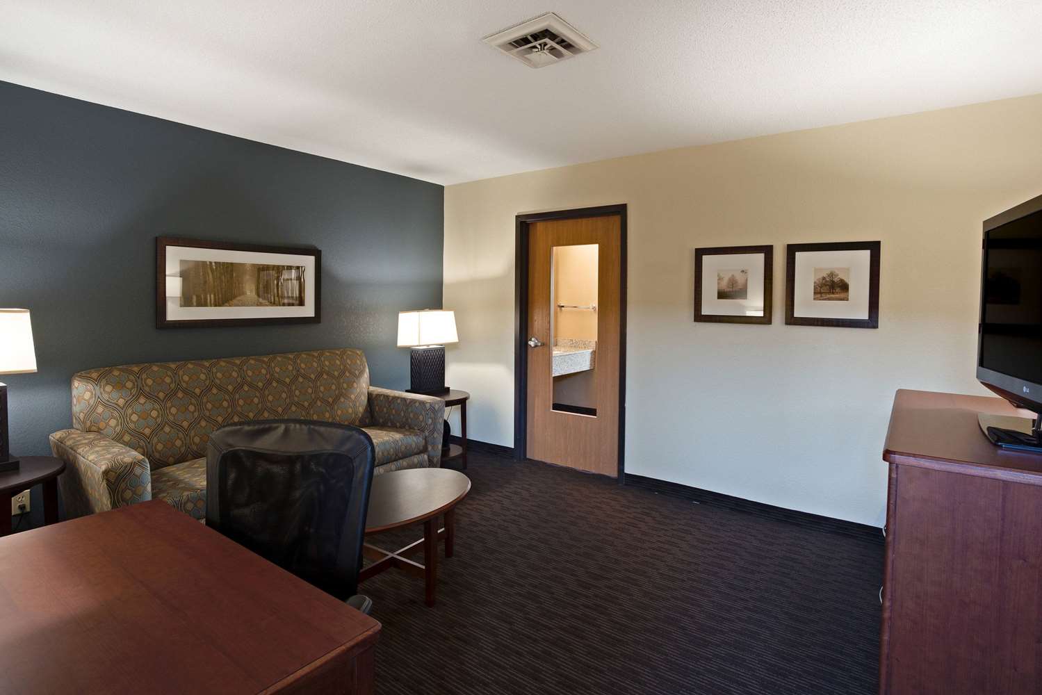 AmericInn by Wyndham Bay City 29/40