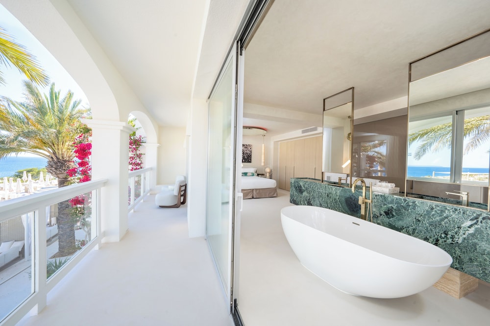 Destino Five Ibiza -5-Star Grand Luxe Resort 46/47