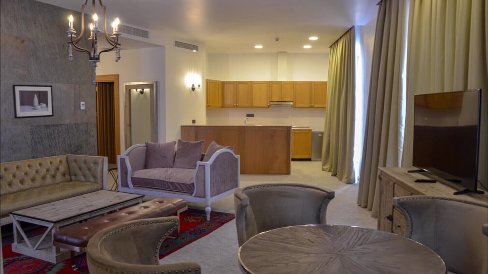Shirvanshah Hotel 47/70