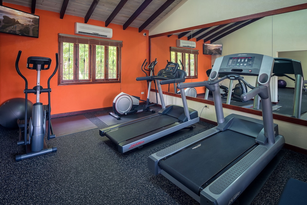 Sugar Cane Club Hotel & Spa 25/43