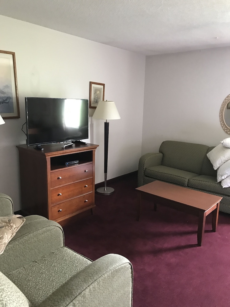 Laketree Inn And Suites Marion 23/34