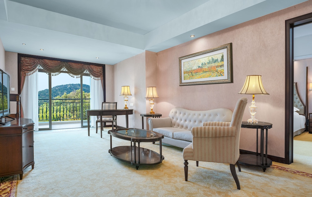 Country Garden Phoenix Hotel Changshou 40/54