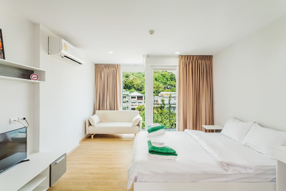 Condo in Kata in Ozone - Unit A606 9/20