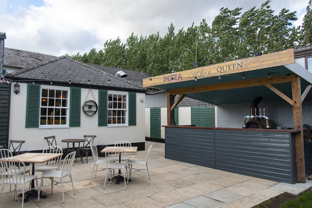 The Queens Arms Hotel 3/32