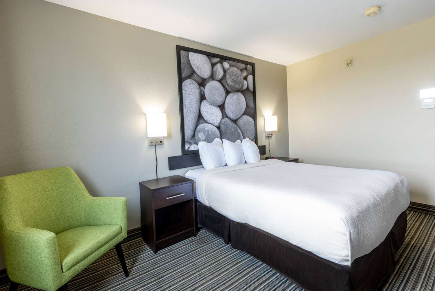 Super 8 By Wyndham Truro Ns 5/26