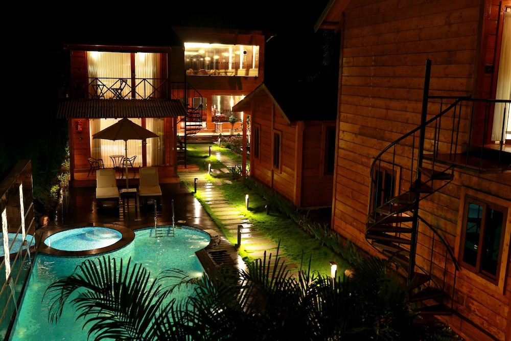 Wooden ECR Sea Resort 56/59