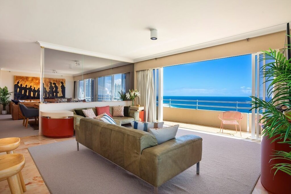 Zenith Ocean Front Apartments 31/50