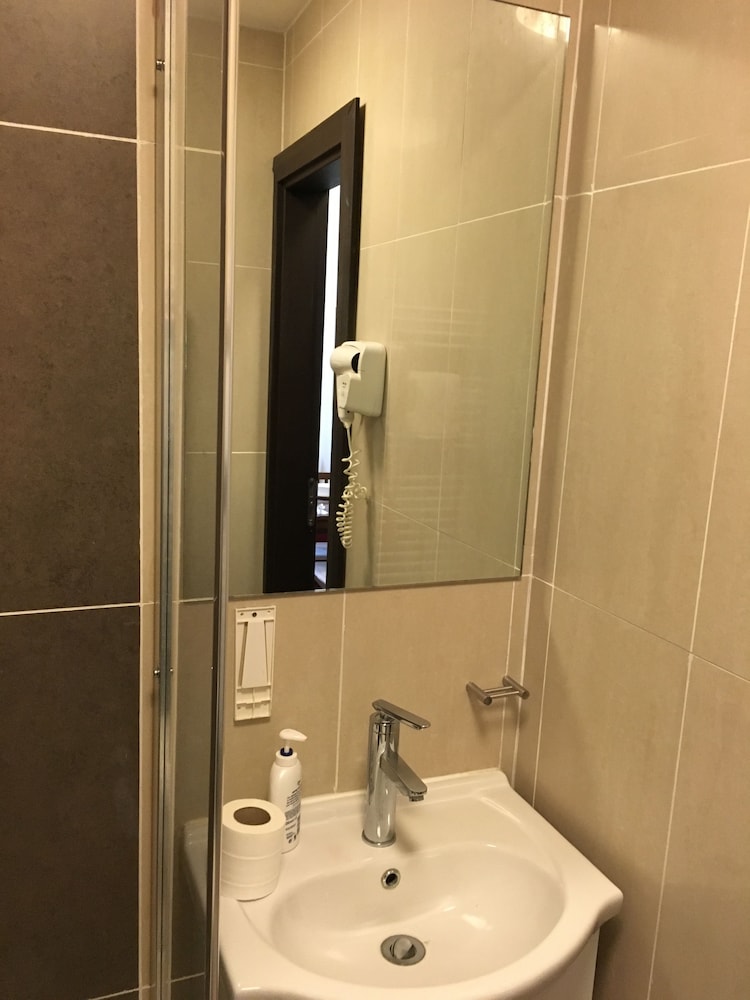 Basement, Twin Beds، The Royale Chulan Hyde Park 6/7