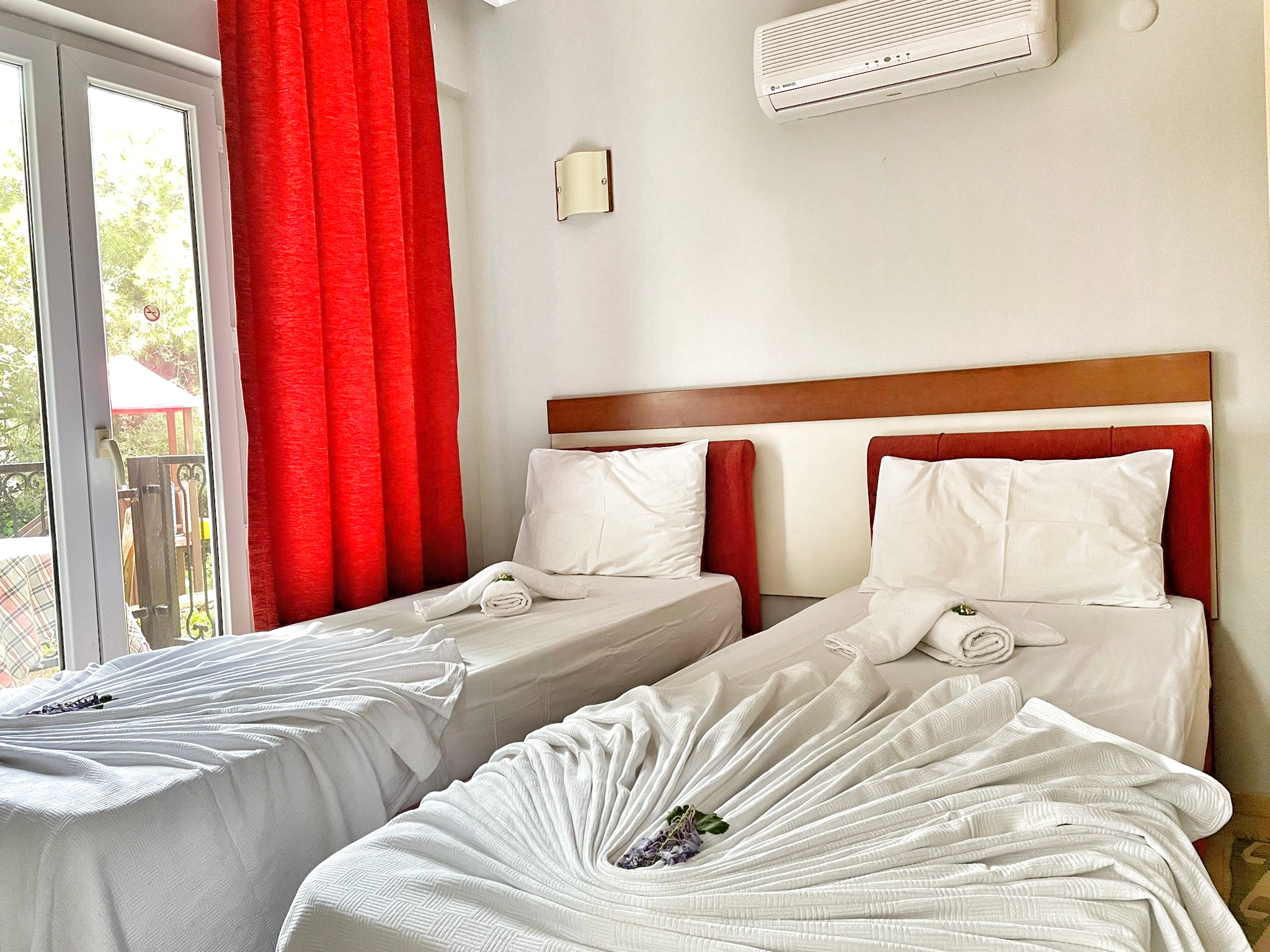 2 Bedrooms, Apartment