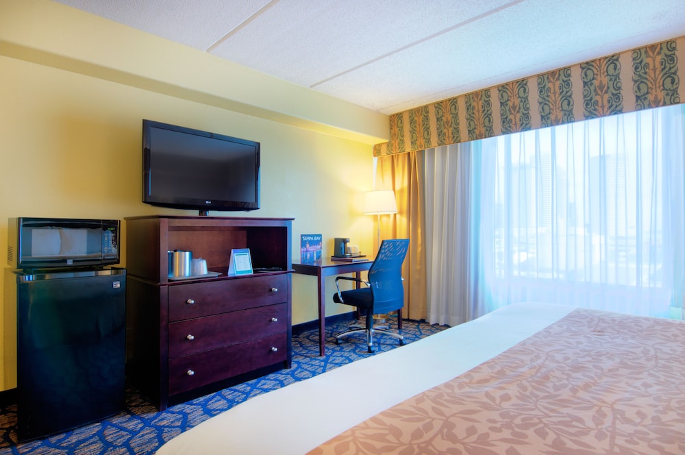 The Barrymore Hotel Tampa River Walk Formerly Howard Johnson Plaza Tampa Downtown 16/60