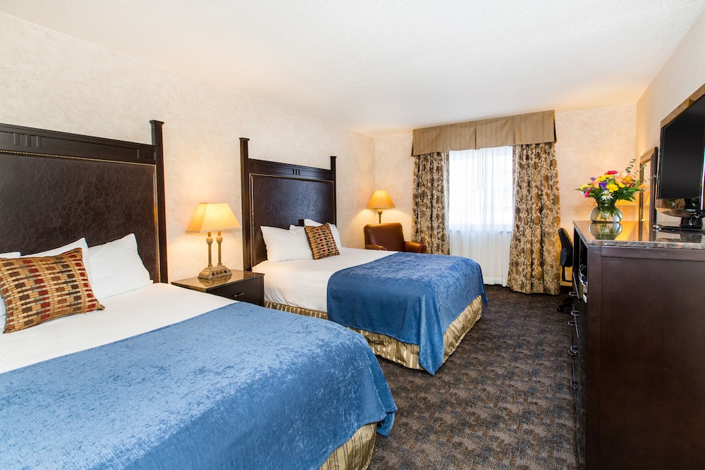STANDARD, 2 QUEEN BEDS