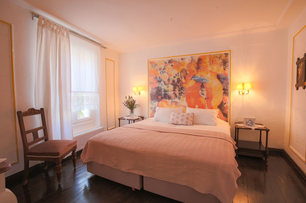 Moshinos Otel 1/26