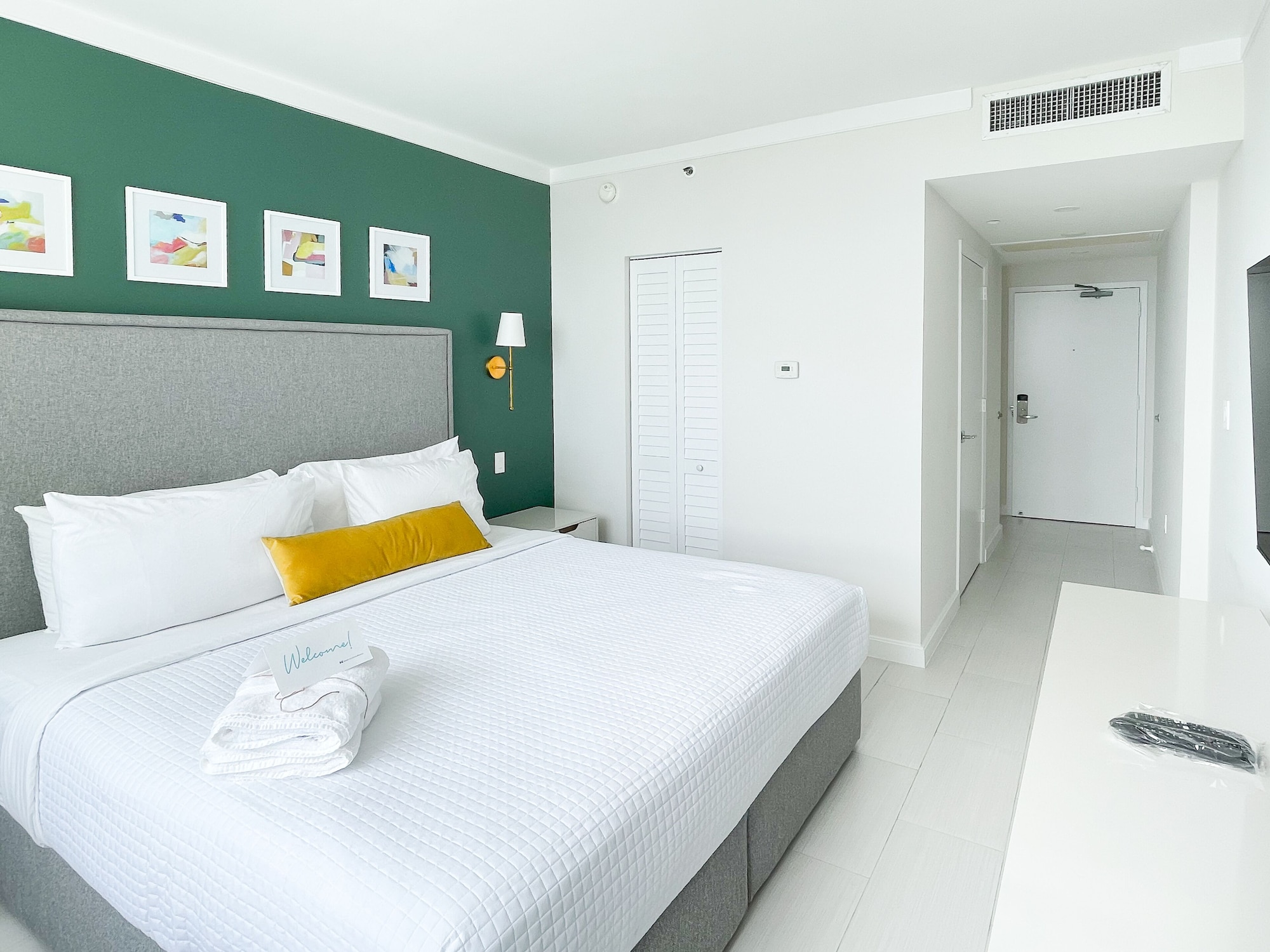 DELUXE, KING BED, OCEAN VIEW