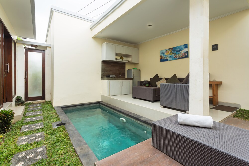 Karana Villa Bali 9/64